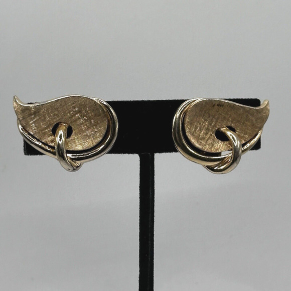 Vintage Boucher Earrings Clip On Brushed Gold Tone & Shiny Contrast Abstract 1" - Picture 1 of 12